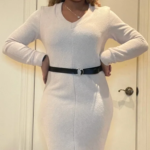 CLASSY DRESS FOR WINTER - Picture 1 of 2